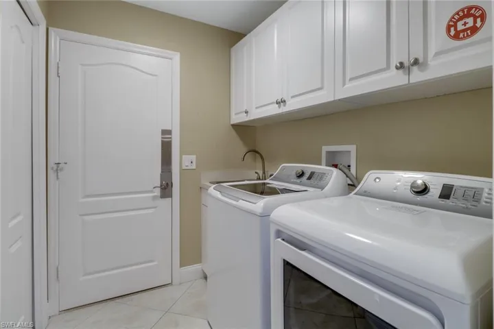 1466  Vintage  LN, Naples, FL 34104