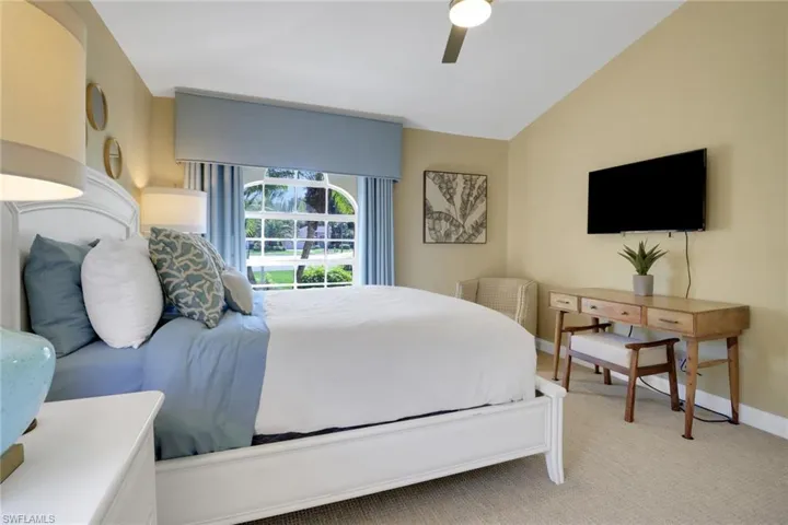 1466  Vintage  LN, Naples, FL 34104