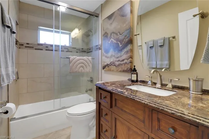 1466  Vintage  LN, Naples, FL 34104
