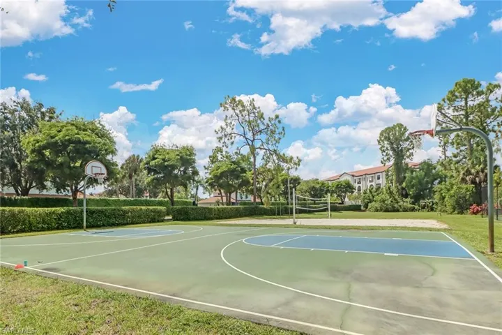 1466  Vintage  LN, Naples, FL 34104