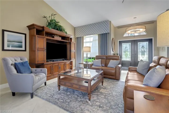 1466  Vintage  LN, Naples, FL 34104