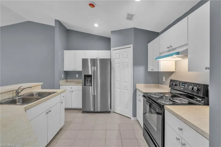 1245 SE 6th  ST, Cape Coral, FL 33990