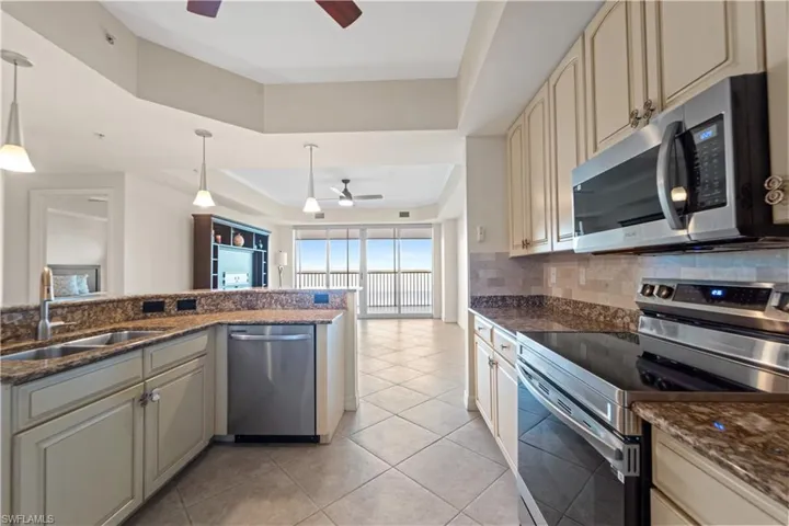 2797  1st  ST, Fort Myers, FL 33916