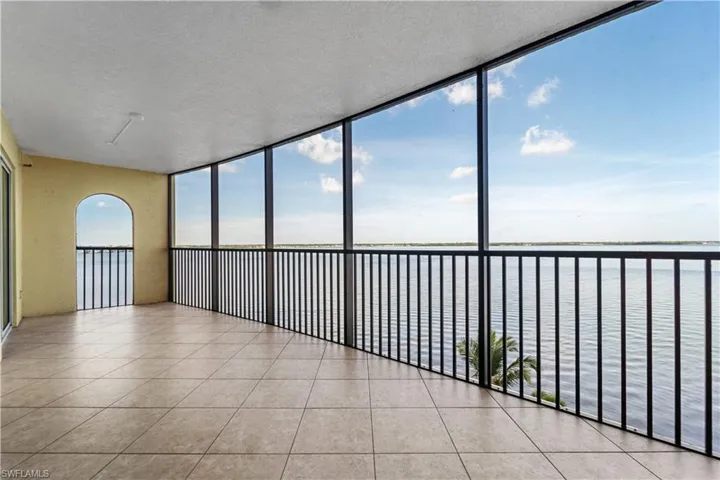 2797  1st  ST, Fort Myers, FL 33916