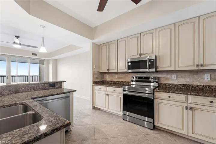 2797  1st  ST, Fort Myers, FL 33916