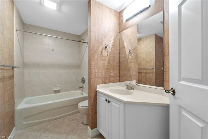 2797  1st  ST, Fort Myers, FL 33916