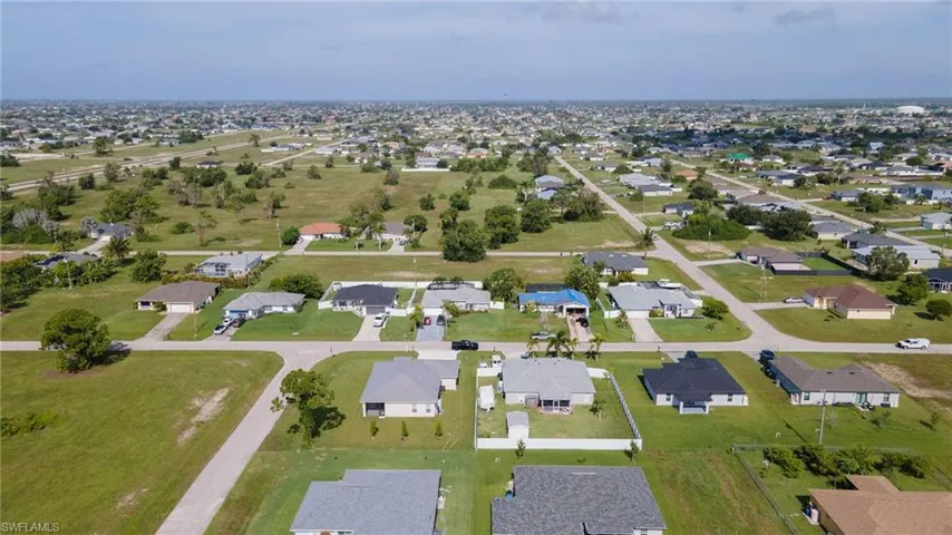Birds eye view of property