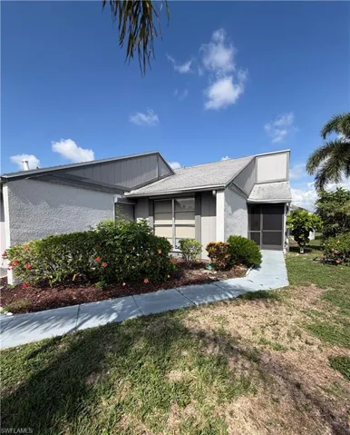 9749 Maplecrest Cir, Lehigh Acres, Florida 33936