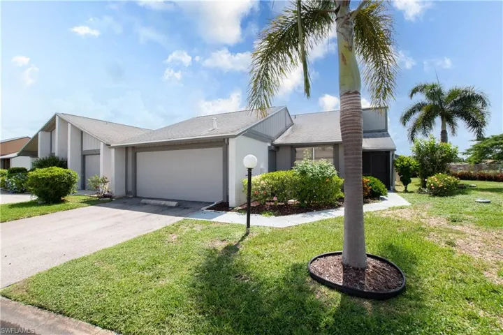 9749 Maplecrest Cir, Lehigh Acres, Florida 33936