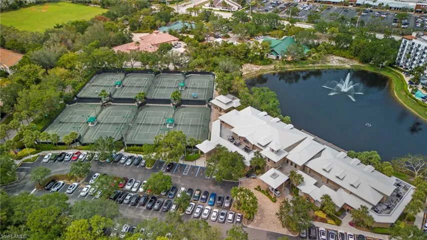 8310  Excalibur  CIR, Naples, FL 34108