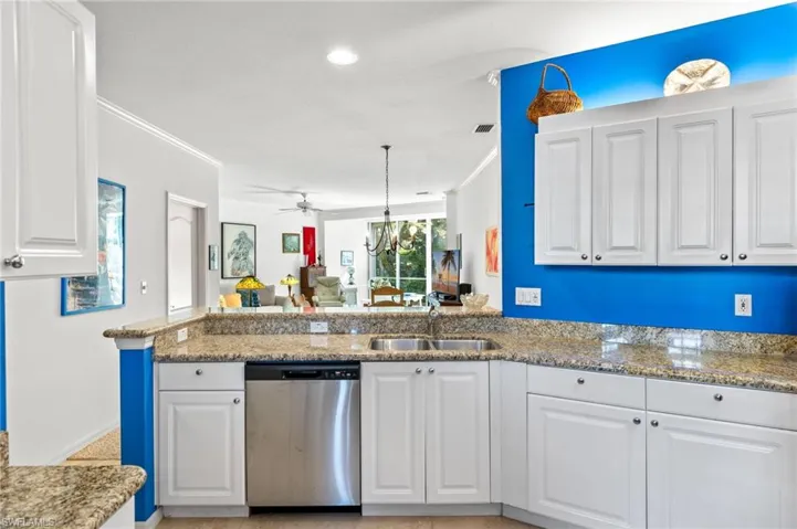 8310  Excalibur  CIR, Naples, FL 34108