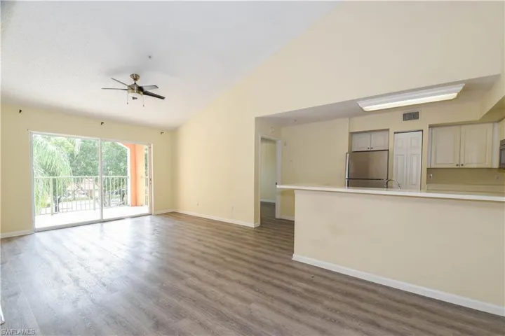 1275 Wildwood Lakes Blvd 303, Naples, Florida 34104