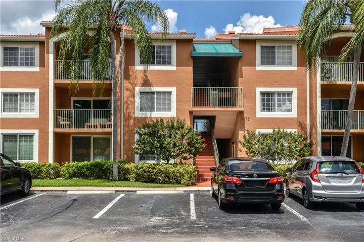 1275 Wildwood Lakes Blvd 303, Naples, Florida 34104