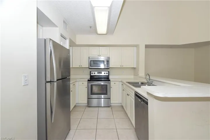 1275 Wildwood Lakes Blvd 303, Naples, Florida 34104