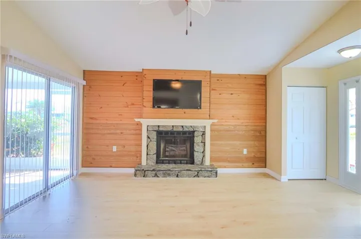 6250  Timberwood  CIR, Fort Myers, FL 33908