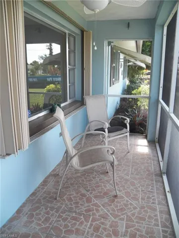 Nice screened entry