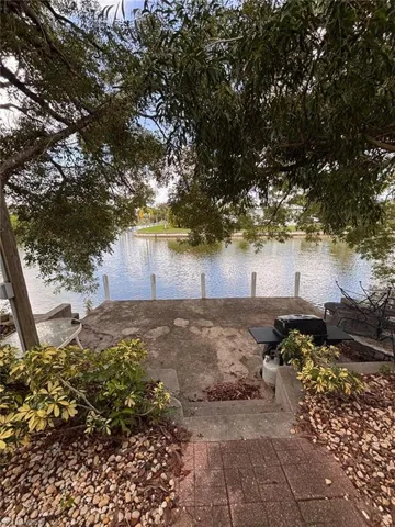 1430 Se 6th Ave, Cape Coral, Florida 33990