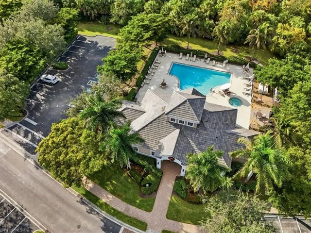 7842 Hawthorne Dr 1703, Naples, Florida 34113
