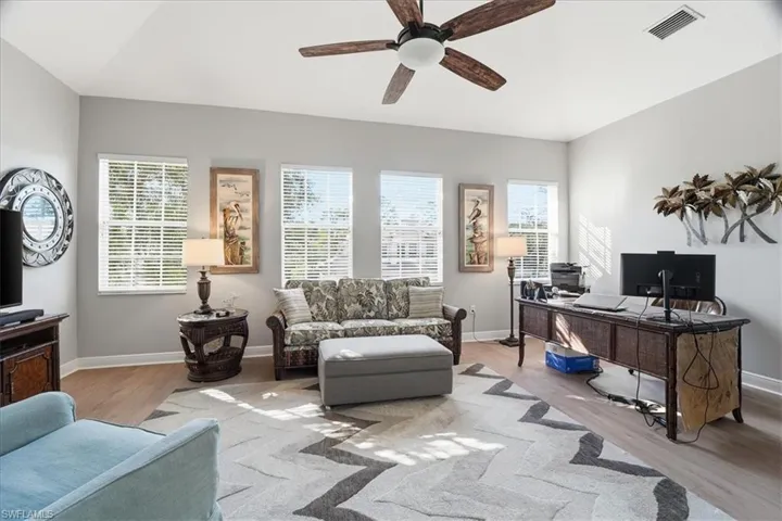 7842 Hawthorne Dr 1703, Naples, Florida 34113