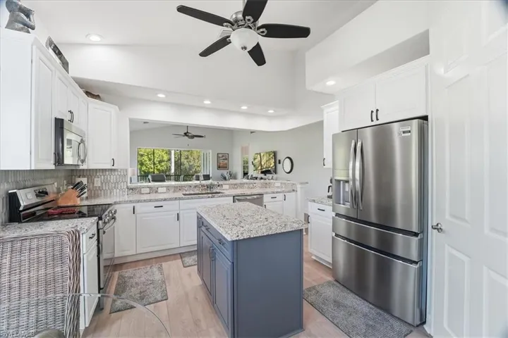 7842 Hawthorne Dr 1703, Naples, Florida 34113
