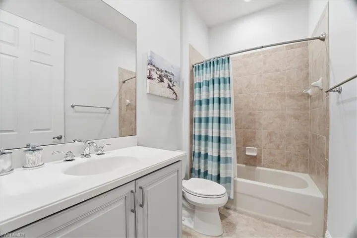 7842 Hawthorne Dr 1703, Naples, Florida 34113