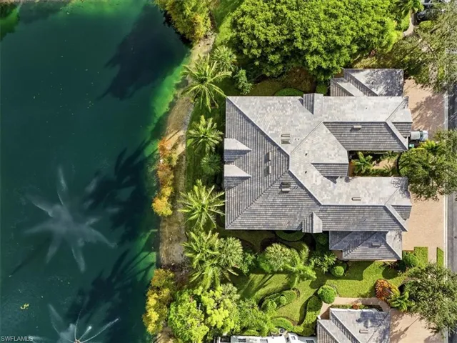 7842 Hawthorne Dr 1703, Naples, Florida 34113