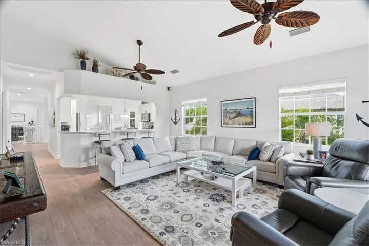 7842 Hawthorne Dr 1703, Naples, Florida 34113