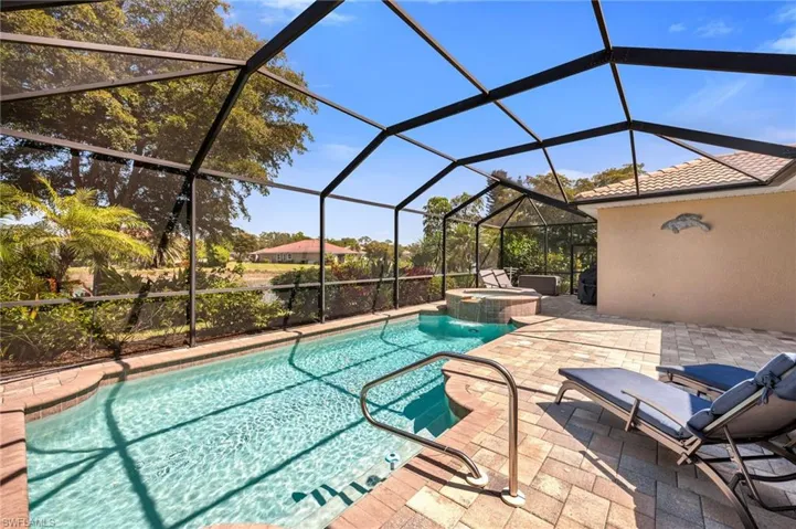 Welcome to your outdoor oasis! This home combines indoor & outdoor living - the perfect space for you to enjoy all that Southwest Florida has to offer!......