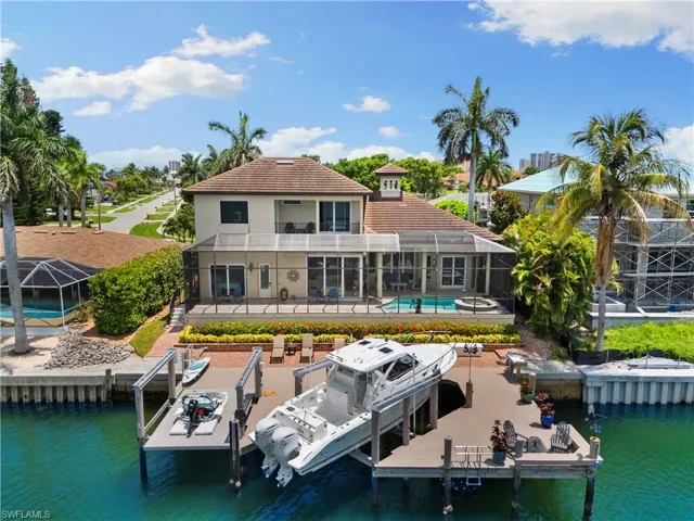 This home has it all, great lot, great view, fabulous home.