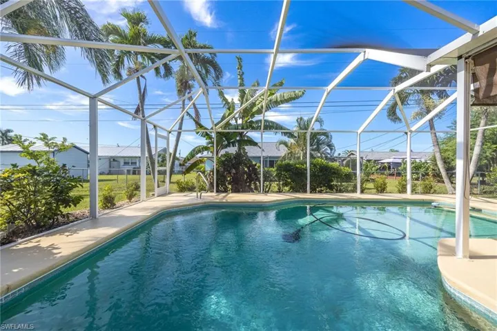 1132 Se 32nd Ter, Cape Coral, Florida 33904