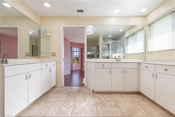 1132 Se 32nd Ter, Cape Coral, Florida 33904