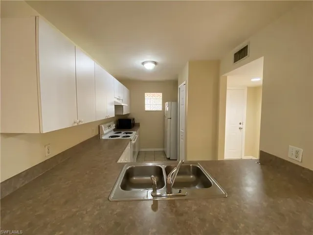3806 Sw 7th Pl 102, Cape Coral, Florida 33914