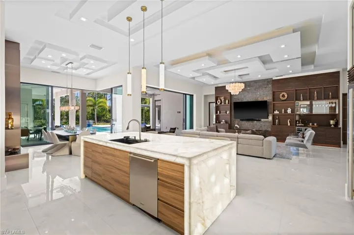 2272 Oakes Blvd, Naples, Florida 34119