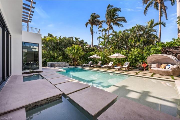 665 Fountainhead WAY, NAPLES FL 34103