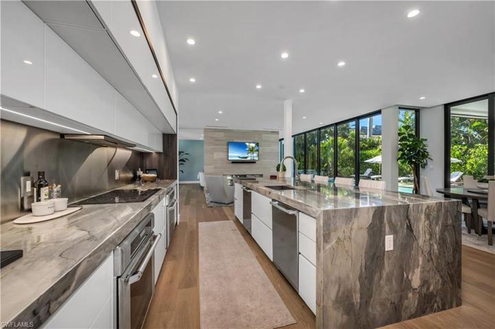 665 Fountainhead WAY, NAPLES FL 34103