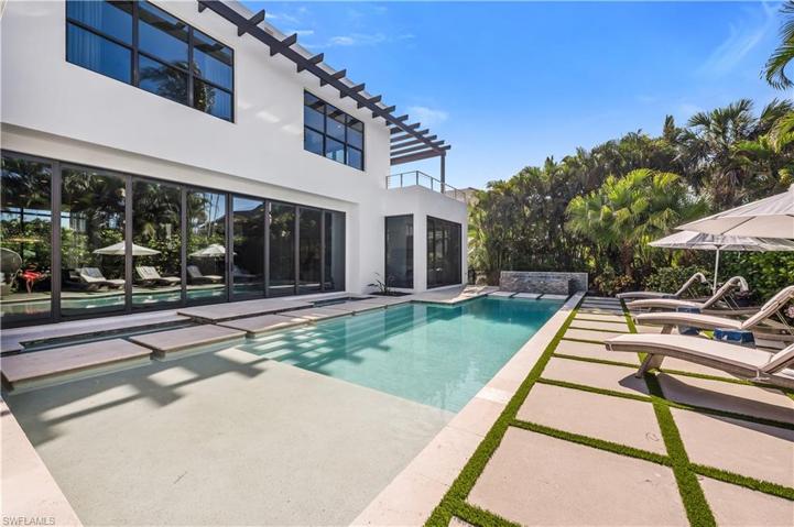 665 Fountainhead WAY, NAPLES FL 34103
