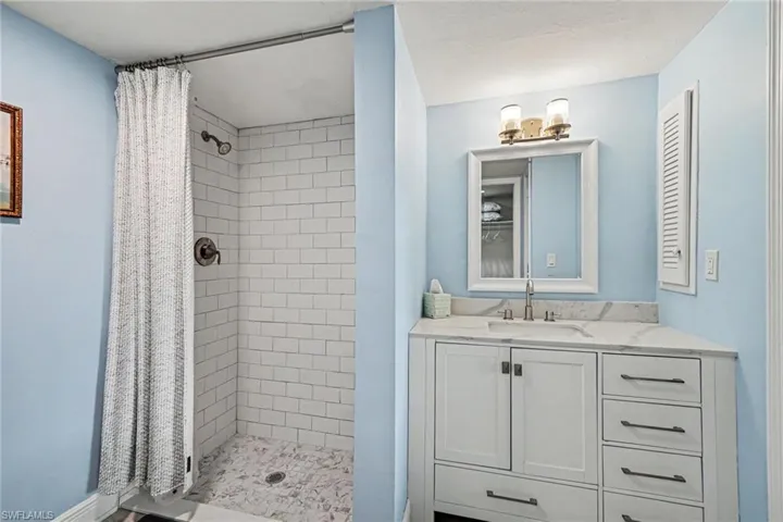 2912 Oleander St B3, St. James City, Florida 33956