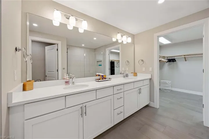 201  Indies E DR, Naples, FL 34114
