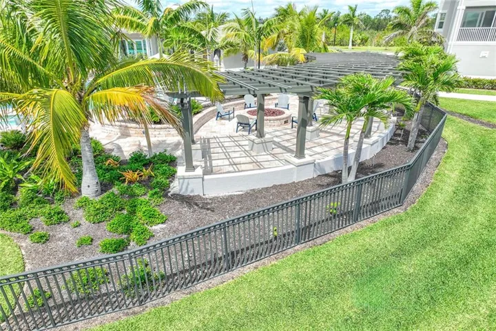 201  Indies E DR, Naples, FL 34114