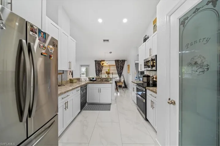 22 Nelson Rd S, Cape Coral, Florida 33991