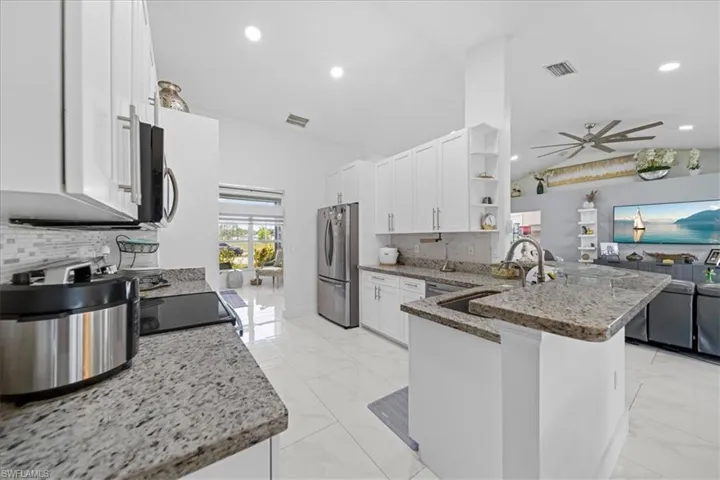 22 Nelson Rd S, Cape Coral, Florida 33991