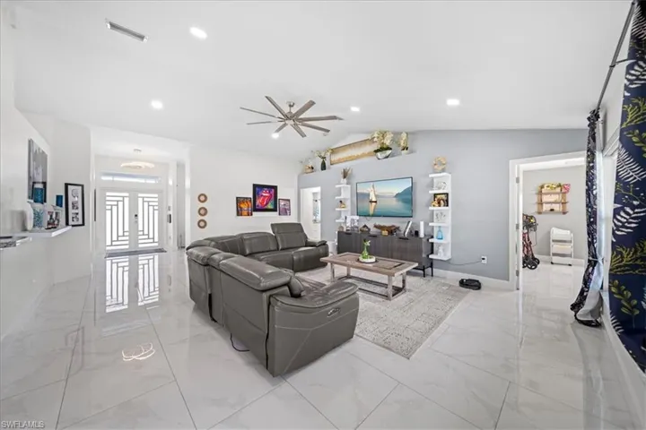 22 Nelson Rd S, Cape Coral, Florida 33991