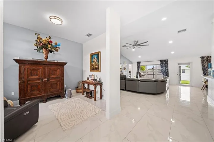 22 Nelson Rd S, Cape Coral, Florida 33991