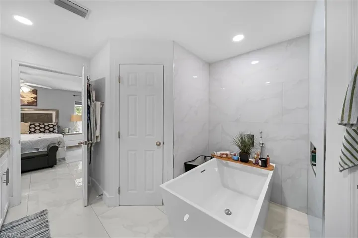 22 Nelson Rd S, Cape Coral, Florida 33991