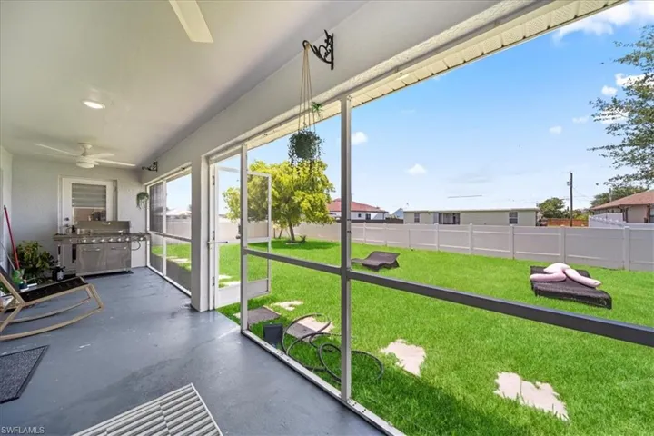 22 Nelson Rd S, Cape Coral, Florida 33991