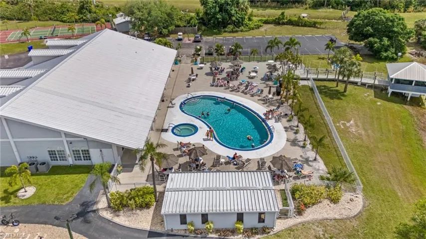 Birds eye view of property