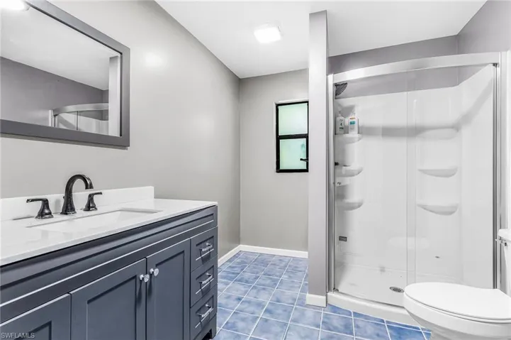 Pool Bath (bathroom #5)