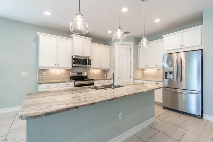 16374  Barclay  CT, Naples, FL 34110