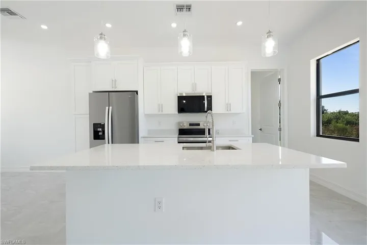 1917 Roderick Ln, Lehigh Acres, Florida 33972