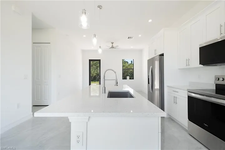 1917 Roderick Ln, Lehigh Acres, Florida 33972